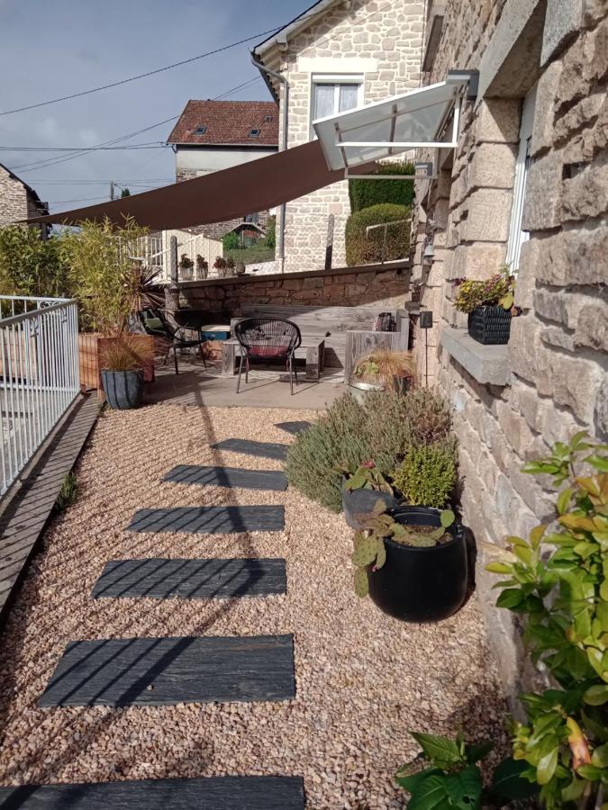 Le 28 Bed & Breakfast Uzerche Exterior photo